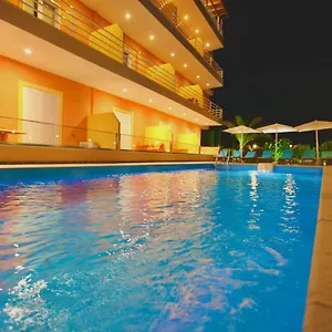 Karos Llaman Hotel Himare