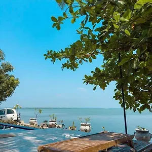 Lagoon Bay Guest house Negombo